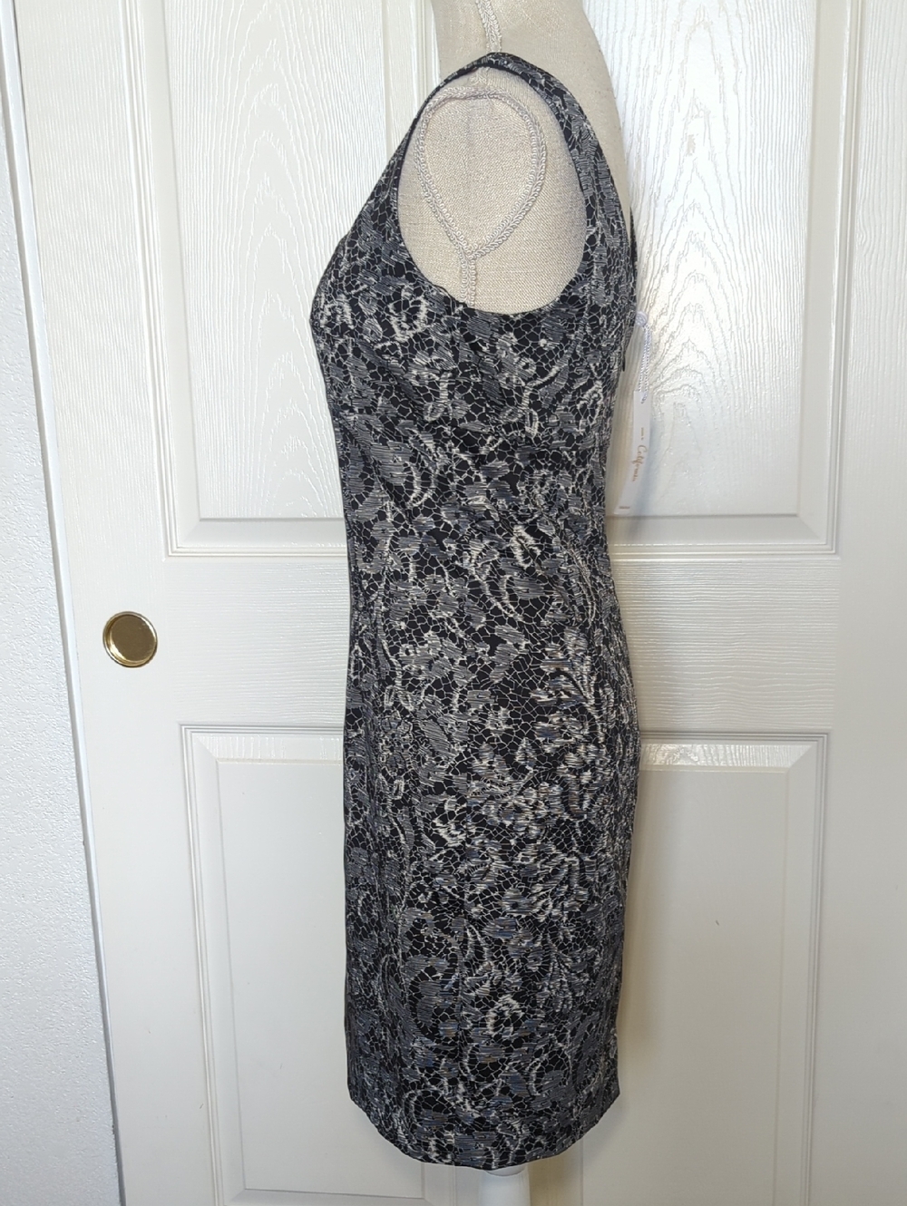 Trina Turk Printed Lace Black & White Sweetheart Lineline Sheath Dress - Picture 5 of 8